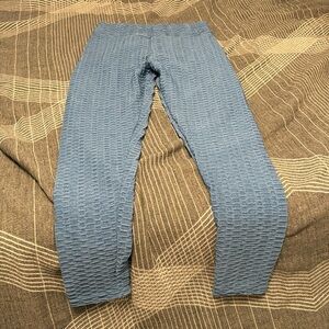 Blue scrunch leggings